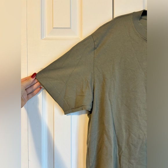 A&F Premium Polished Tee NEVER WORN - Picture 9 of 11